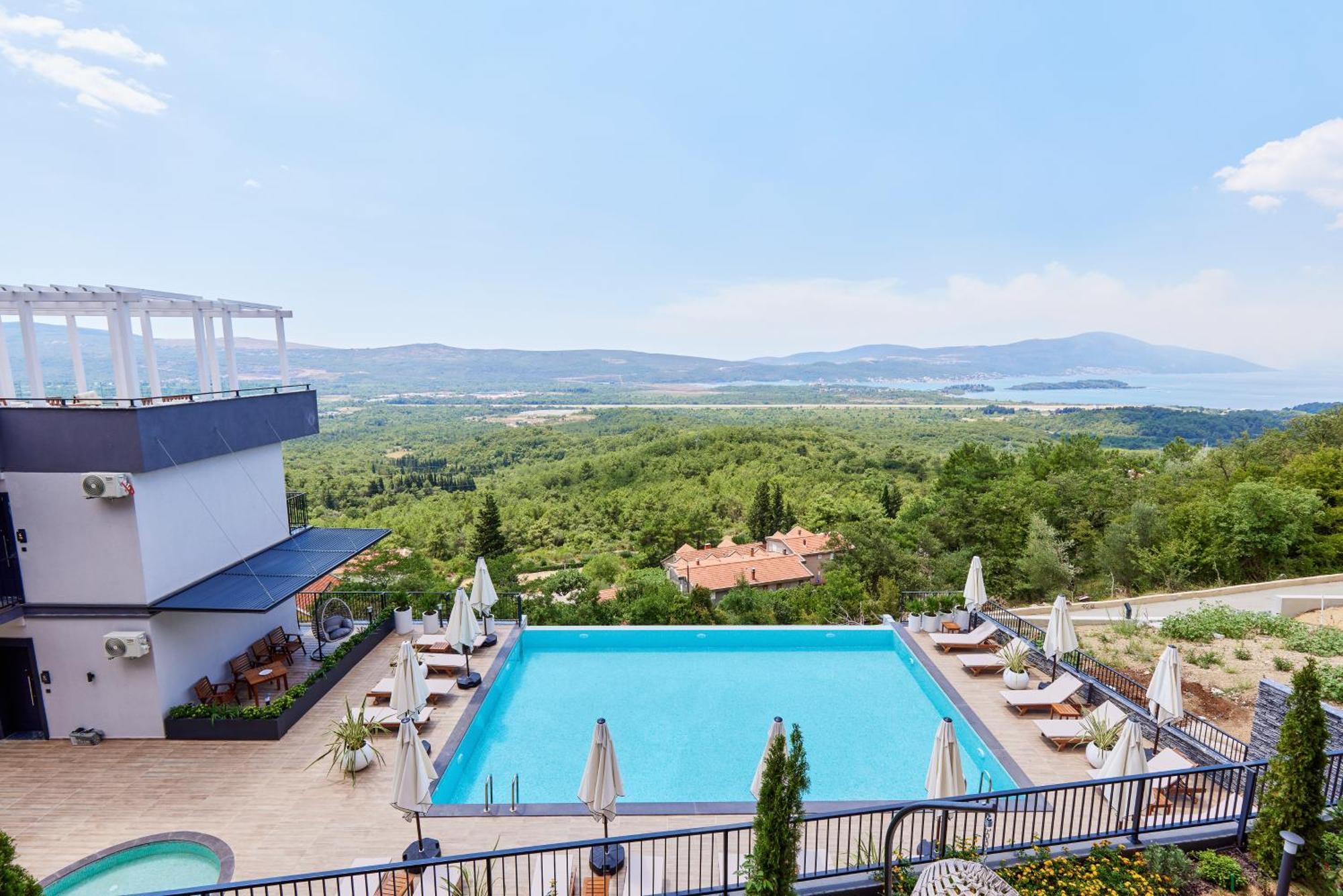 Bayview Hills Luxury Residences Tivat Exterior photo