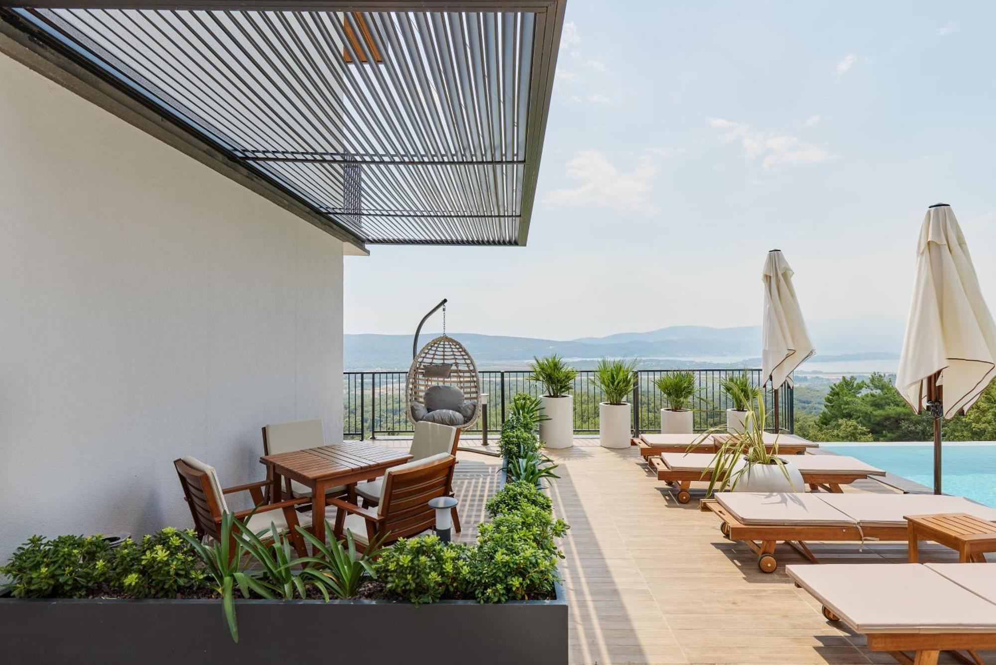 Bayview Hills Luxury Residences Tivat Exterior photo