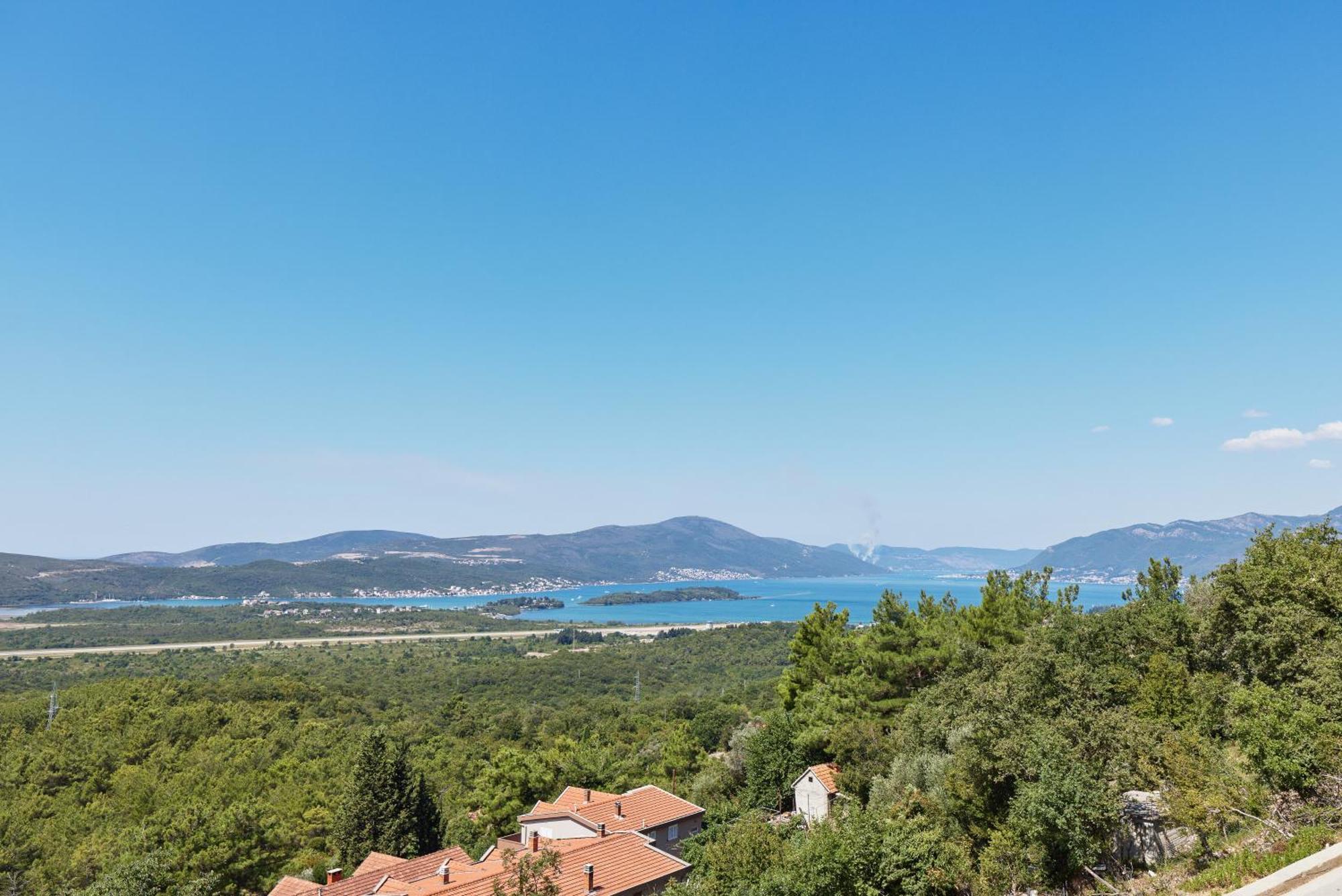 Bayview Hills Luxury Residences Tivat Exterior photo